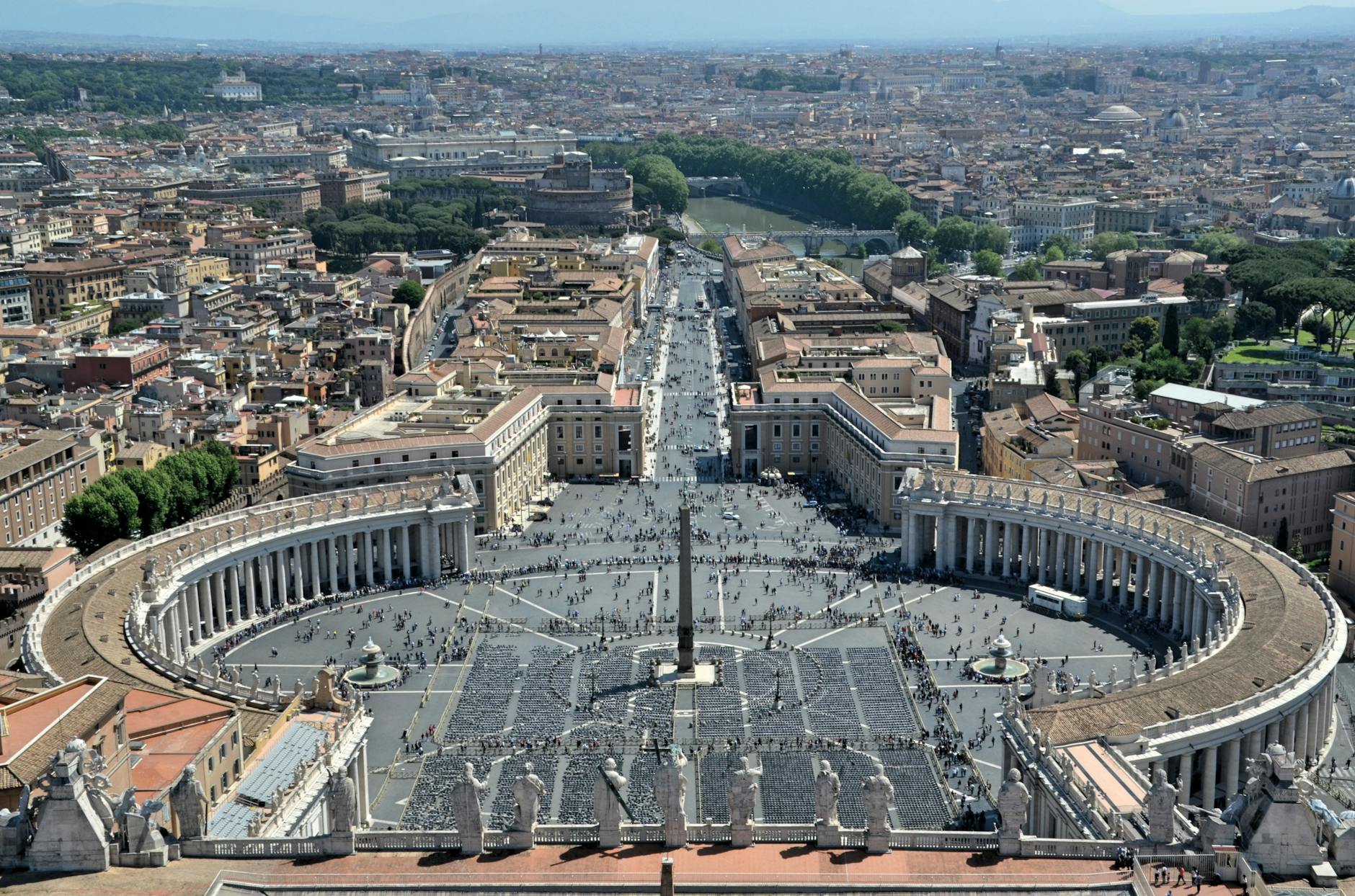 square in a vatican city
