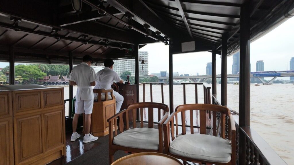 페닌슐라 방콕 셔틀보트